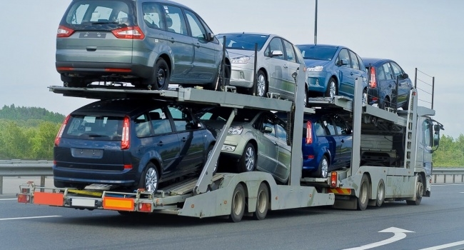 Порошенко подписал закон об упрощении ввоза в Украину импортных авто