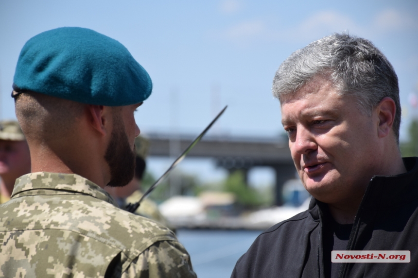 Как в Николаеве Президент Украины менял береты морпехам. ФОТОРЕПОРТАЖ