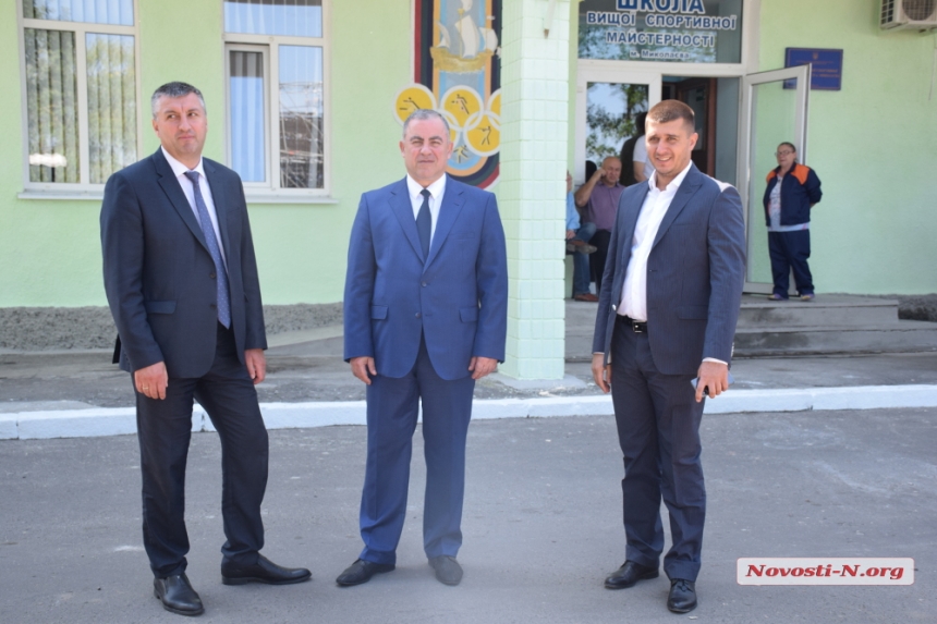 Как в Николаеве Президент Украины менял береты морпехам. ФОТОРЕПОРТАЖ