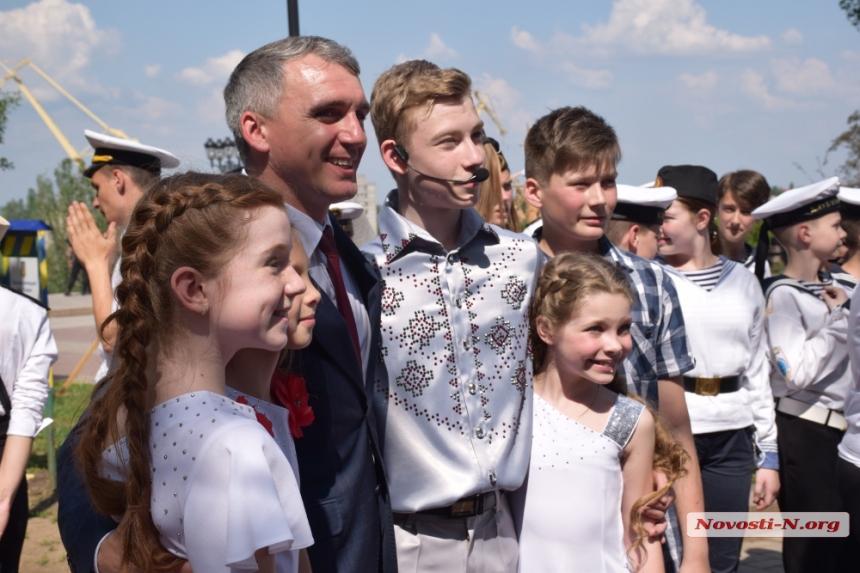 Как Президент в кафе посидел и погулял по центру Николаева. ФОТОРЕПОРТАЖ