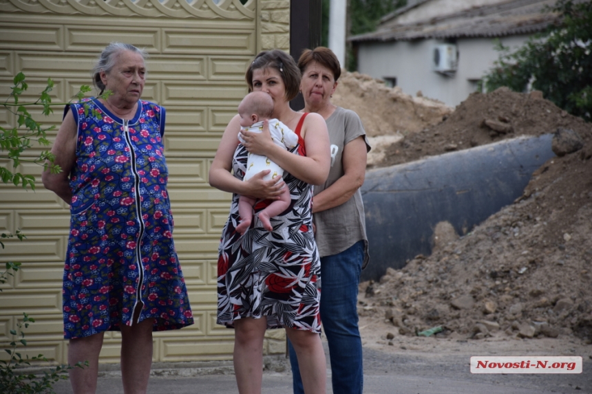 «Жуткий аромат и фекальные окопы»: как живут николаевцы на улице Лесковой