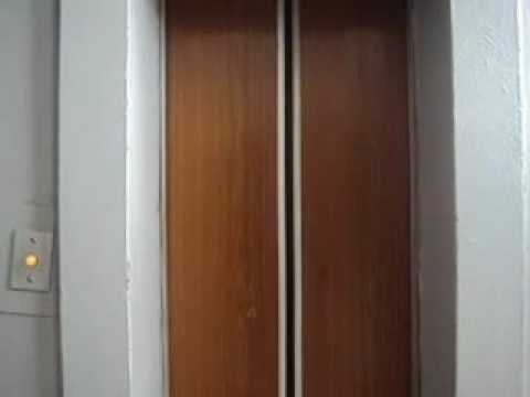В Киеве с четырнадцатого этажа сорвался лифт с пожилой женщиной