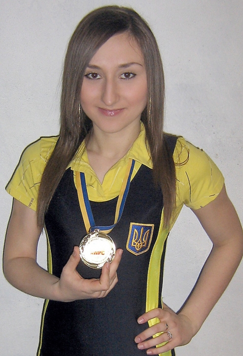 Николаевская студентка заняла первое место на открытом чемпионате по пауэрлифтингу