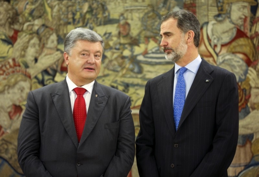 Перелет Порошенко с делегацией в Испанию обошелся казне в полтора миллиона гривен