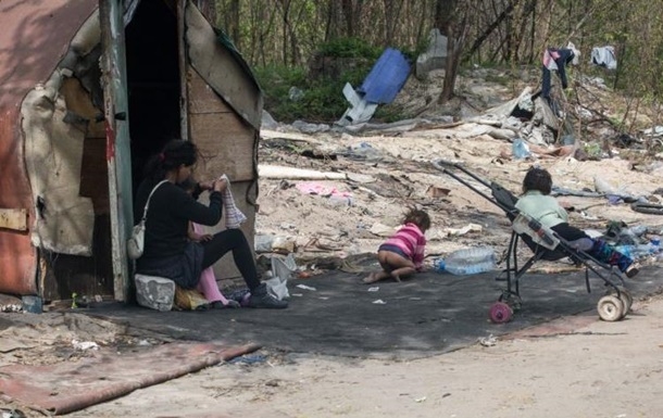 Полиция Киева пообещала отреагировать на разгром лагеря ромов