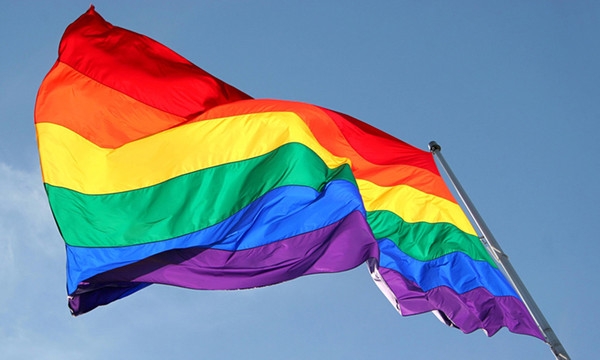 В Полтаве на марше ЛГБТ-сообщества затолкали девушку 