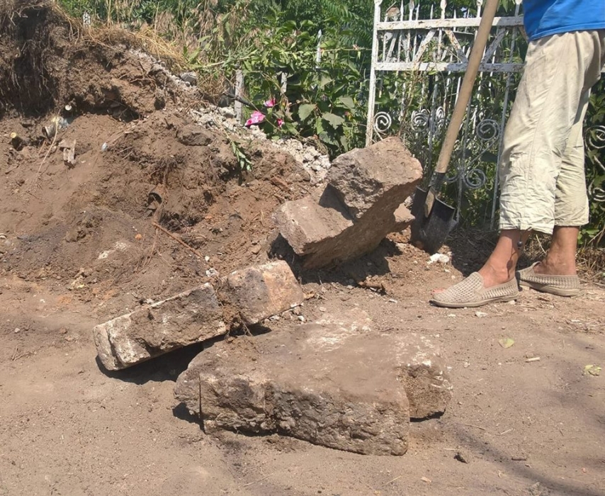 На кладбище под Николаевом вандалы разрушили казацкие могилы