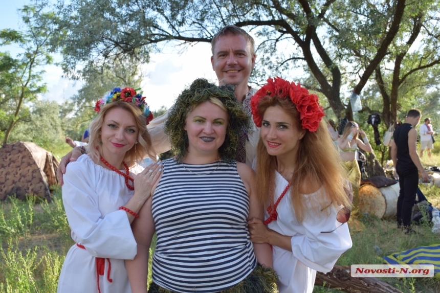 Николаевцы вместе с нечистью празднуют Ивана Купала в парке «Победа»
