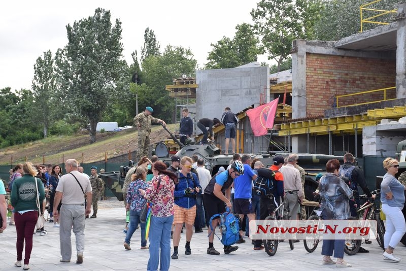 Как в Николаеве День ВМС ВСУ празднуют. ФОТОРЕПОРТАЖ