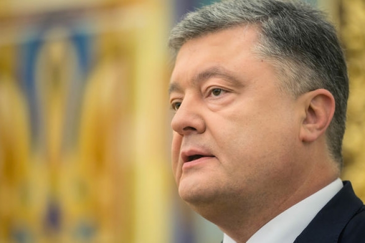 Порошенко пообещал поднять украинский флаг в бухтах Севастополя
