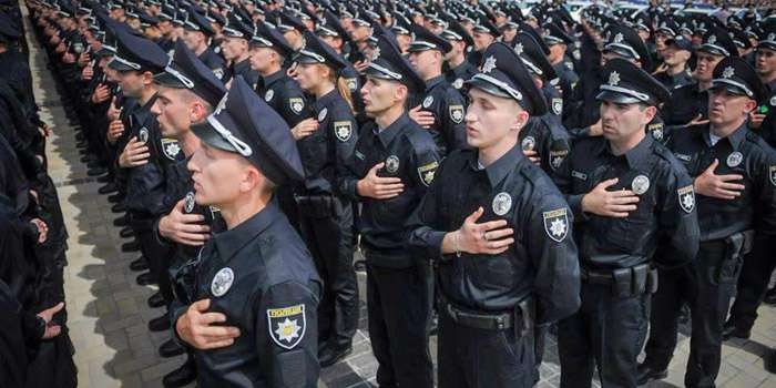 В Украине за пять месяцев уволились 400 патрульных