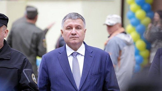 Аваков предлагает ограничить въезд неонацистам в Европу