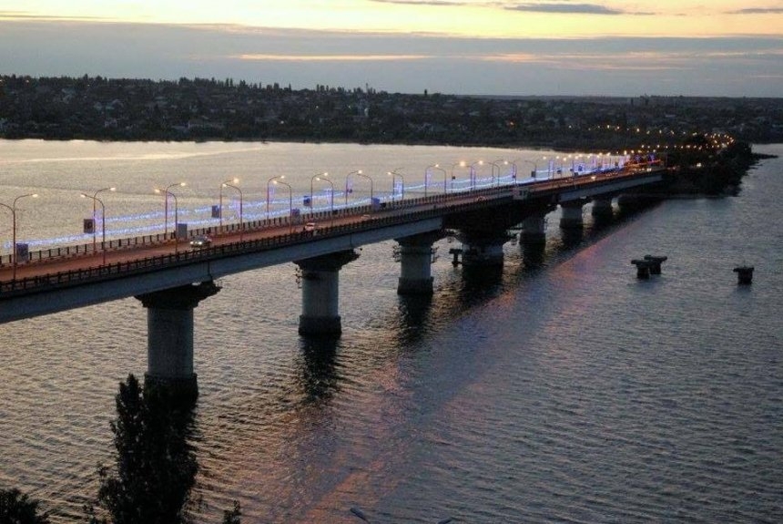 В Николаеве развели мосты для прохода буксира (фото) | | Последние новости - ecomamochka.ru
