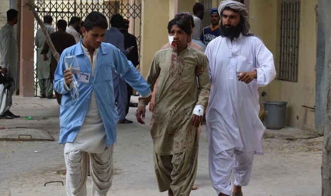 Число погибших в результате теракта в Пакистане увеличилось до 150 человек