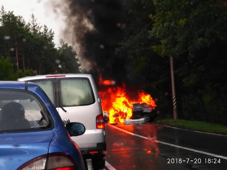 Появилось видео момента столкновения в огненном ДТП на Столичном шоссе