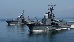 Военные корабли России могут осматривать украинские суда на Азове без мандата, - МИД