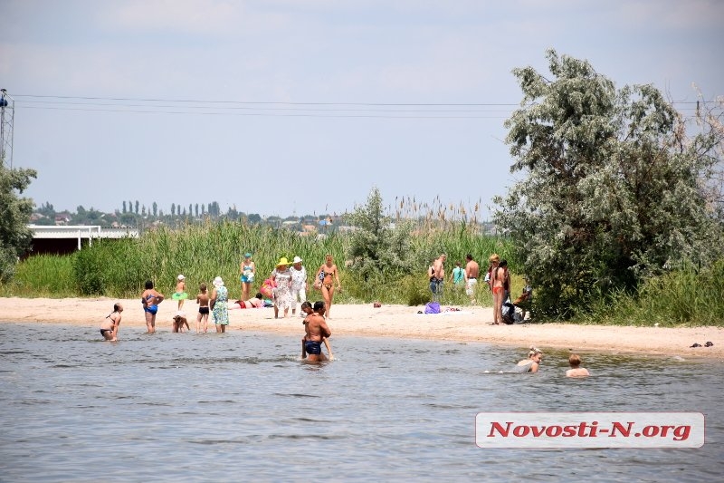 МОЗ Украины вновь призывает не купаться в Коблево и Рыбаковке