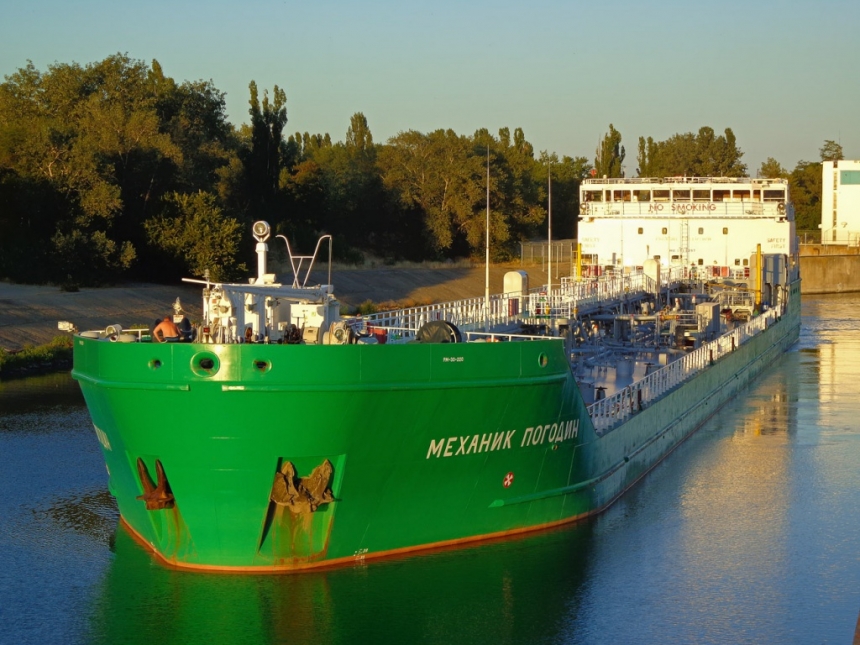 Российское судно "Механик Погодин" зашло в порт Херсона