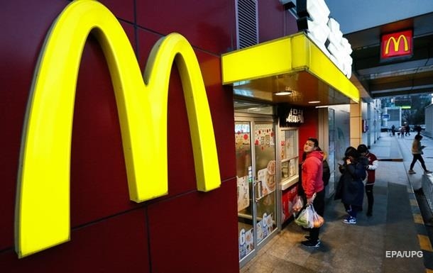 Парочка занялась сексом у кассы в McDonald