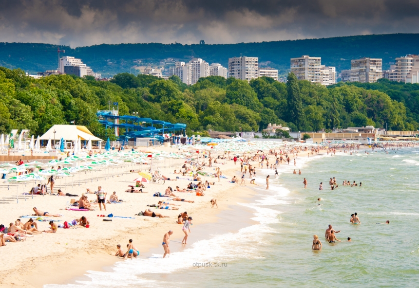В Болгарии закрыли почти все пляжи на территории страны