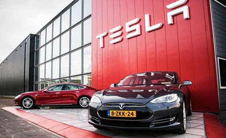 Саудовская Аравия планирует выкупить компанию Tesla за 82 млрд долларов, - СМИ