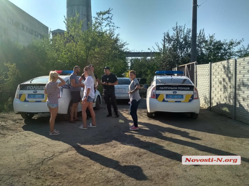 В Николаеве снова скандал у «Центра защиты животных»: зоозащитники вызвали полицию. ВИДЕО