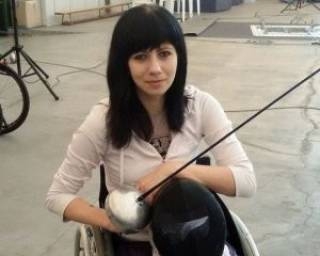 В Харькове паралимпийской чемпионке Украины по фехтованию соседи мешают установить пандус в подъезде