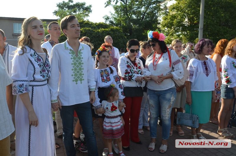 В Николаеве прошел «Марш вышиванок». ФОТОРЕПОРТАЖ