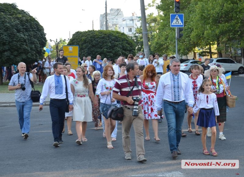 В Николаеве прошел «Марш вышиванок». ФОТОРЕПОРТАЖ