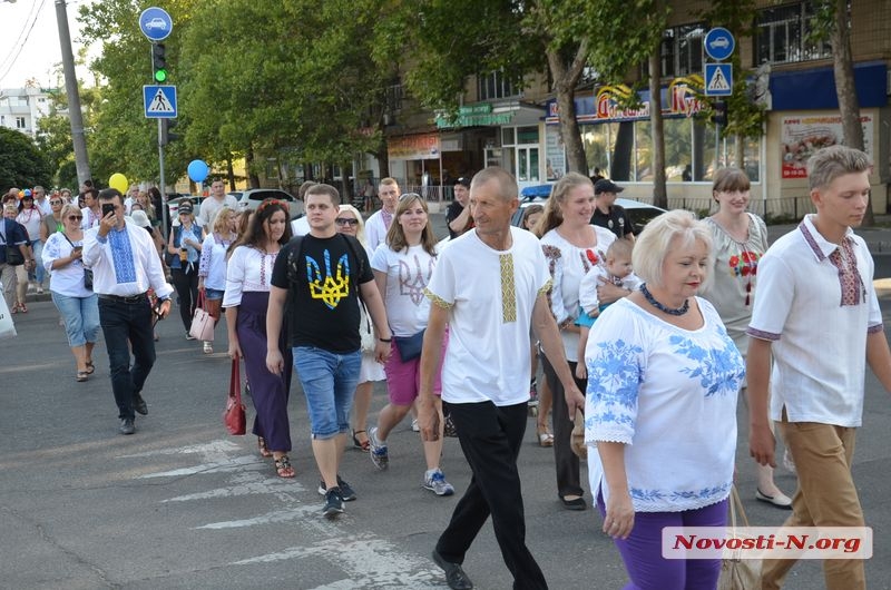 В Николаеве прошел «Марш вышиванок». ФОТОРЕПОРТАЖ