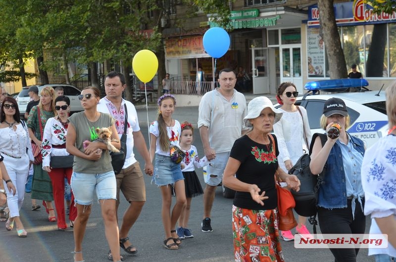 В Николаеве прошел «Марш вышиванок». ФОТОРЕПОРТАЖ