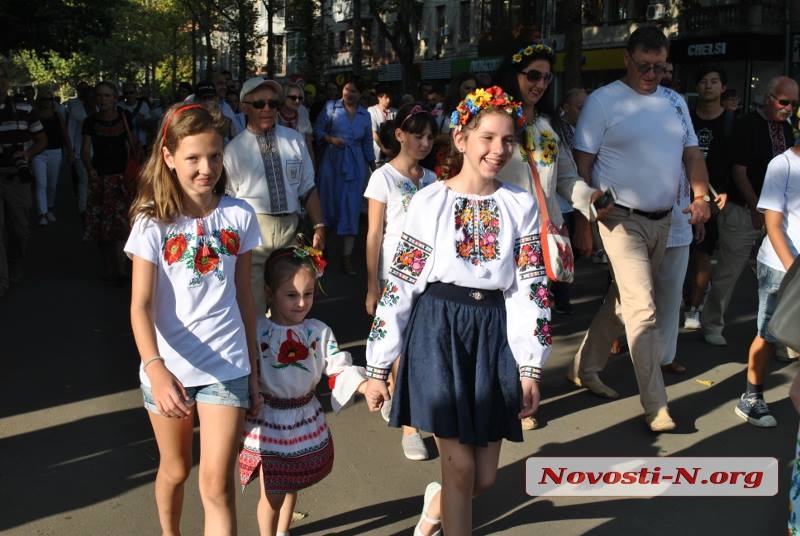 В Николаеве прошел «Марш вышиванок». ФОТОРЕПОРТАЖ