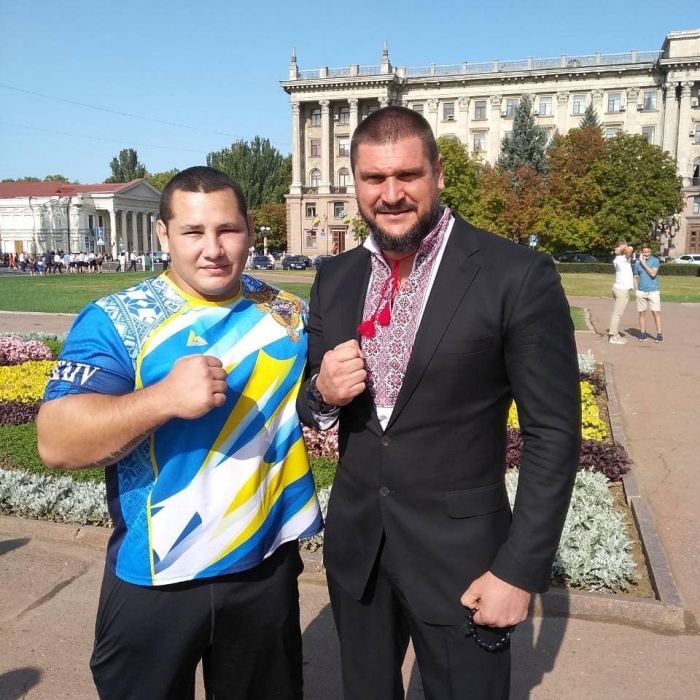 Губернатор Савченко взял на себя финансовую поддержку николаевского чемпиона ММА
