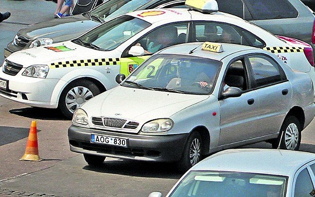 В Ровно таксист устроил стрельбу по пассажирам - есть пострадавшие