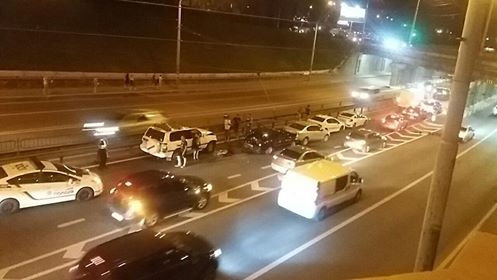 В Киеве произошло масштабное ДТП с участием семи автомобилей