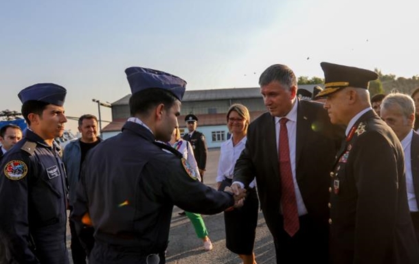 Украина начинает развертывать систему авиабезопасности &#8722; Аваков