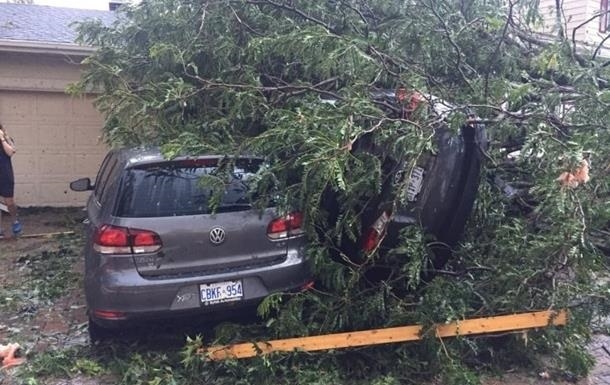 В Канаде 30 человек пострадали из-за торнадо