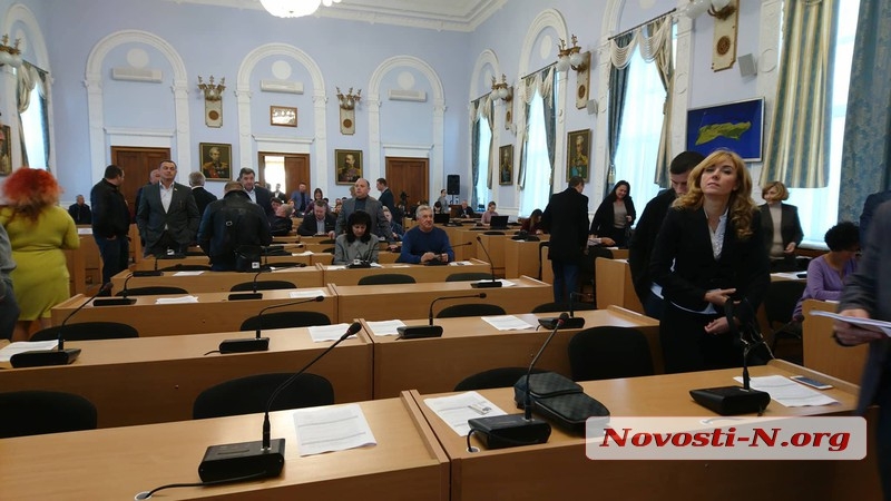 Двойной контроль и минимум мест: в Николаевском горсовете перемены после фекального скандала