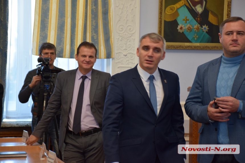 Как депутаты забрали «Зарю» под присмотром губернатора Савченко. ФОТОРЕПОРТАЖ