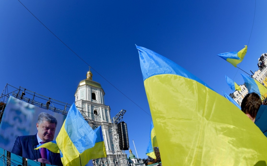 Автокефалия церкви - это весомая событие подобная украинскому стремлению вступления в Евросоюз и НАТО, - Порошенко