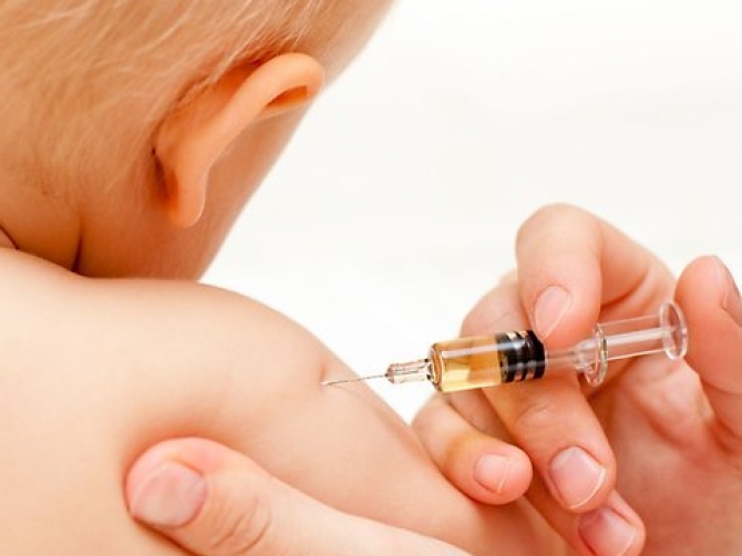 Украинцы смогут бесплатно делать прививки в частных больницах и роддомах