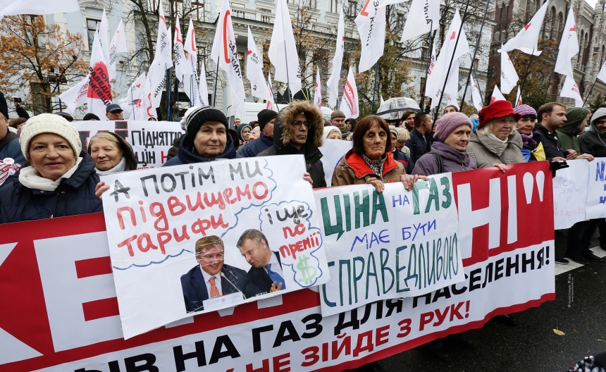 Десятки тысяч украинцев присоединились к движению против повышения цены на газ, инициированному Тимошенко