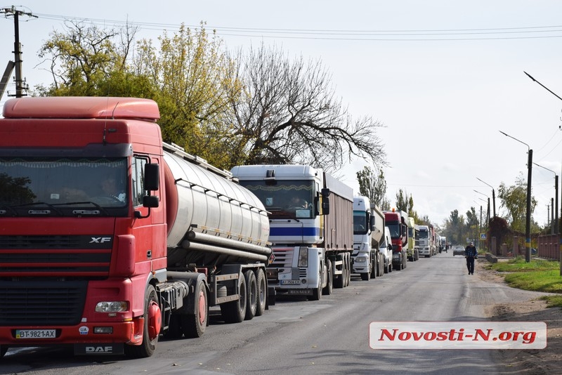 Трасса на Киев была заблокирована в районе Новой Одессы более 3 часов — медработники требуют зарплаты
