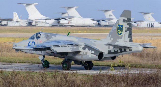 В сети появилось видео экстремального трюка украинских летчиков