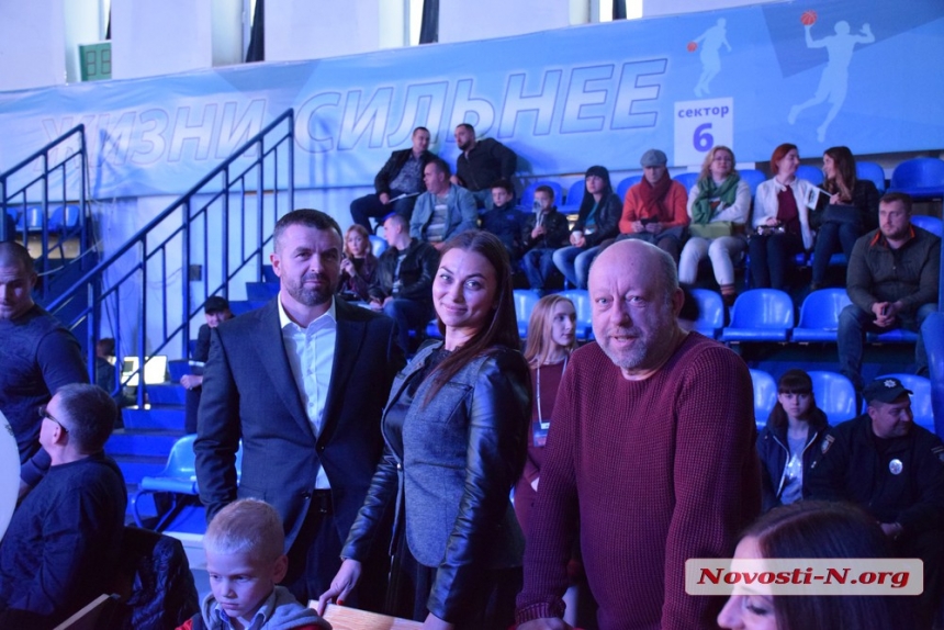 Кто из «випов» пришел поддержать николаевских бойцов на международном турнире. ФОТОРЕПОРТАЖ