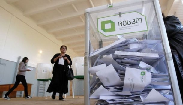 Проведенные в Грузии экзит-поллы показали разные результаты выборов президента страны