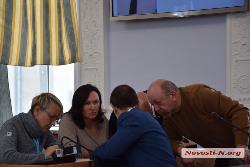 Как в Николаеве депутаты снова просидели на сессии без результата. ФОТОРЕПОРТАЖ