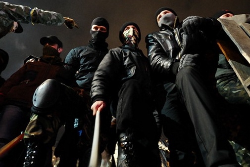 Разборки на Николаевщине: не застав хозяина, бандиты с битами вынесли из дома его вещи