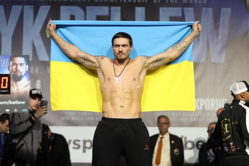 Украинский боксер Усик снова стал абсолютным чемпионом мира