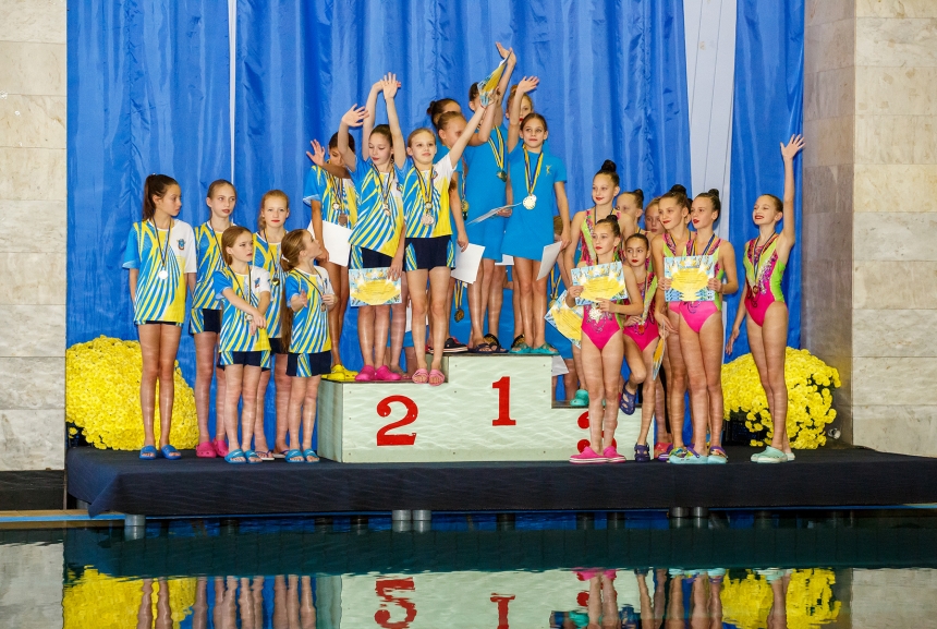 В николаевском «Водолее» прошел чемпионат Украины по синхронному плаванию среди детей